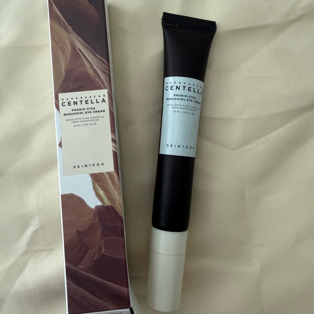 SKIN1004 Madagascar Centella Hyalu-Cica Eye Cream